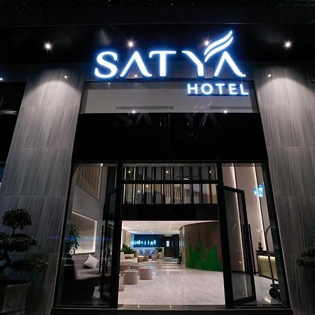 Satya Da Nang Hotel Han Market Exterior foto